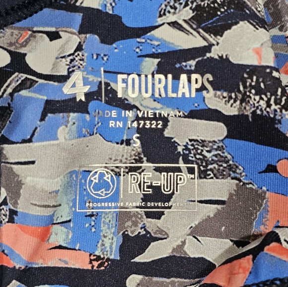 4 Laps Circuit Sports Bra In Confetti Camo Blue Size S NWT MSRP $58 - Picture 5 of 11